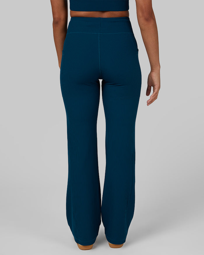 32 Degrees Valerian Blue _ Women's Active Rib Flare Pant {model: Alexis is 5'6", wearing size S}{bottom}{right} {bottom}{right}