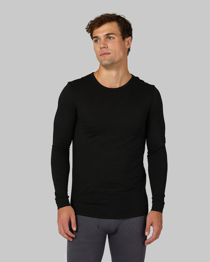 32 Degrees Black _ Men's Lightweight Baselayer Crew Top {model: Jacque is 6'2", wearing size M}{bottom}{right} {bottom}{right}