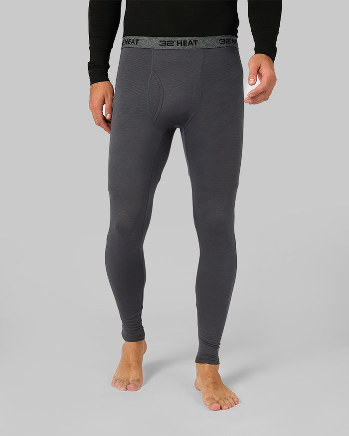 32 Degrees Stingray _ Men's Lightweight Baselayer Legging {model: Jacque is 6'2", wearing size M}{bottom}{right} {bottom}{right}