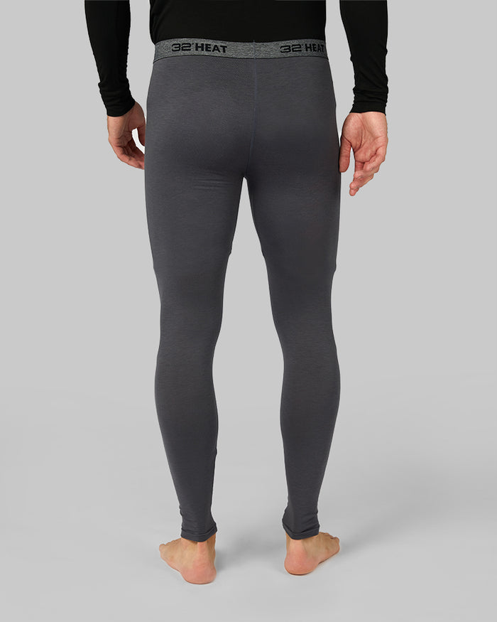 32 Degrees Stingray _ Men's Lightweight Baselayer Legging {model: Jacque is 6'2", wearing size M}{bottom}{right} {bottom}{right}