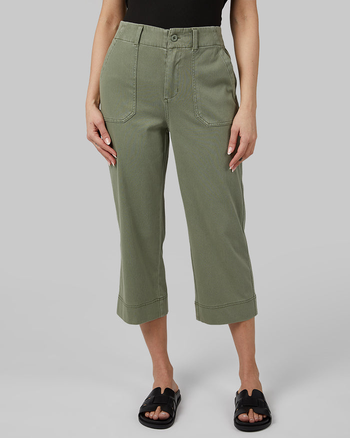 32 Degrees Agave Leaf _ Women's Mini Knitted Twill Capri {model: Bruna is 5'8"and size 4 wearing size S}{bottom}{right} {bottom}{right}