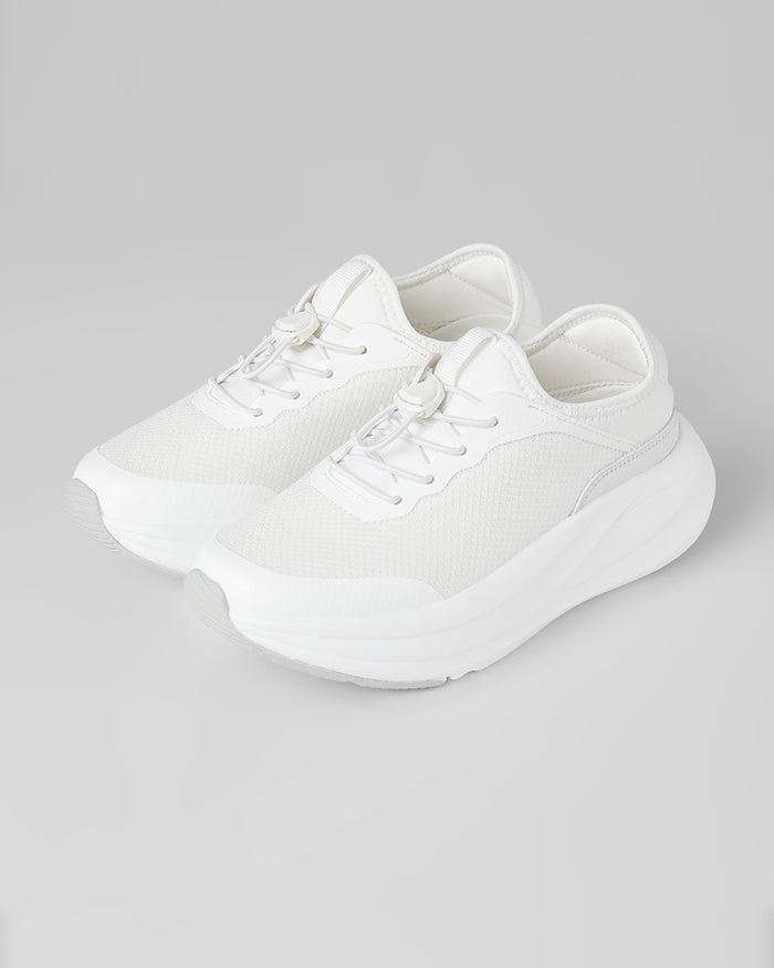 32 Degrees White _ Women's Cloud sneakers {bottom}{right}